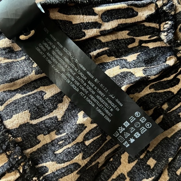 Zara Mini Ruffle Dress Size  Medium Animal Print Long Sleeve V-Neck Viscose - Picture 8 of 8
